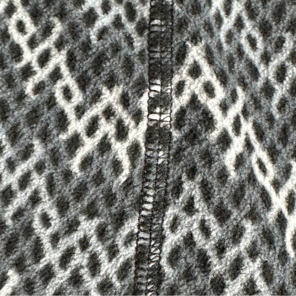 Columbia 1/4 zip lightweight fleece sweater, sz large, polyester, spring, layer - Picture 9 of 10